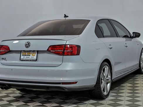 Used 2017 Volkswagen Jetta GLI FWD image 8