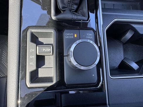 Used 2023 Toyota Tundra Limited AWD/4WD image 33