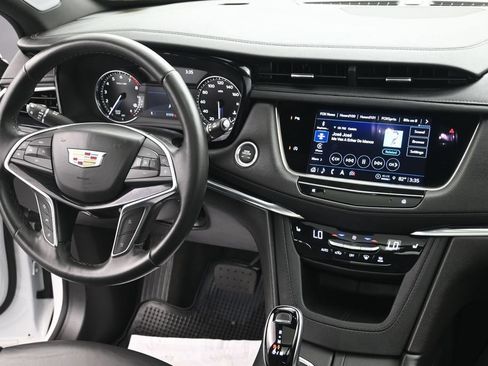 Certified 2025 Cadillac XT5 Premium Luxury AWD/4WD image 14