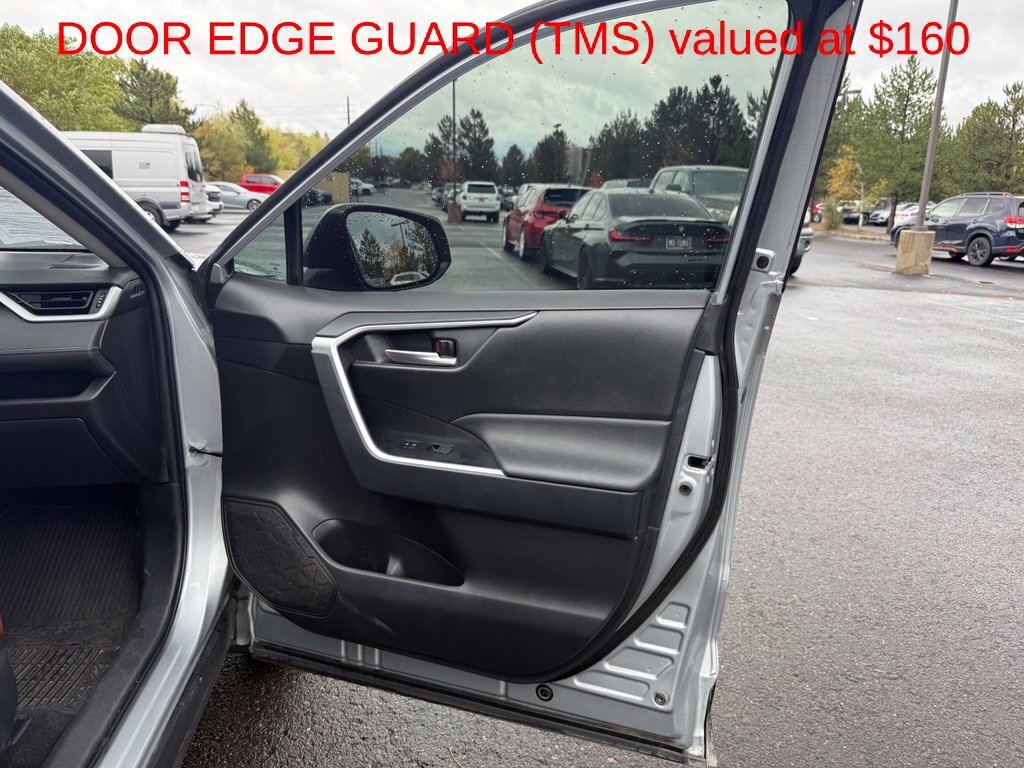 Used 2025 Toyota RAV4 XLE AWD/4WD image 13