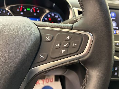 Used 2023 Chevrolet Equinox LT FWD image 23