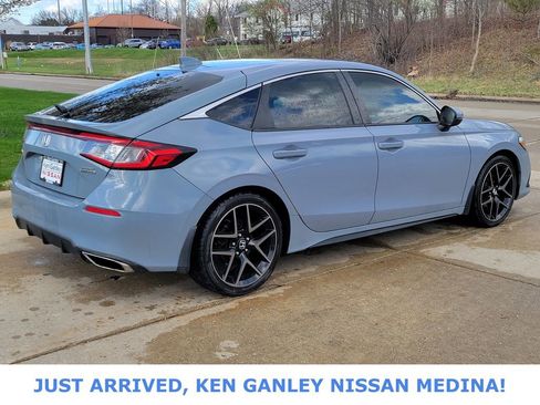 Used 2023 Honda Civic Sport Touring image 3