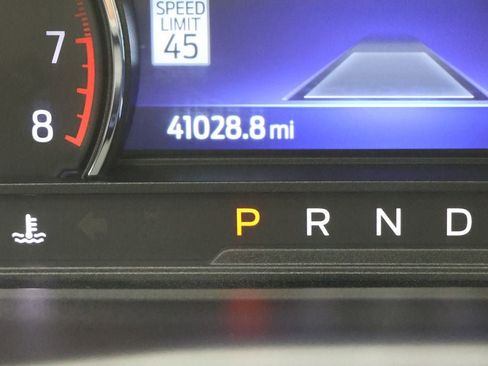 Used 2022 Ford Explorer XLT w/ Equipment Group 202A image 19