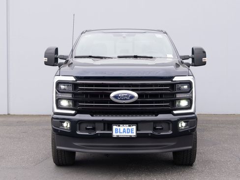 Used 2025 Ford F350 Platinum w/ FX4 Off-Road Package AWD/4WD image 21