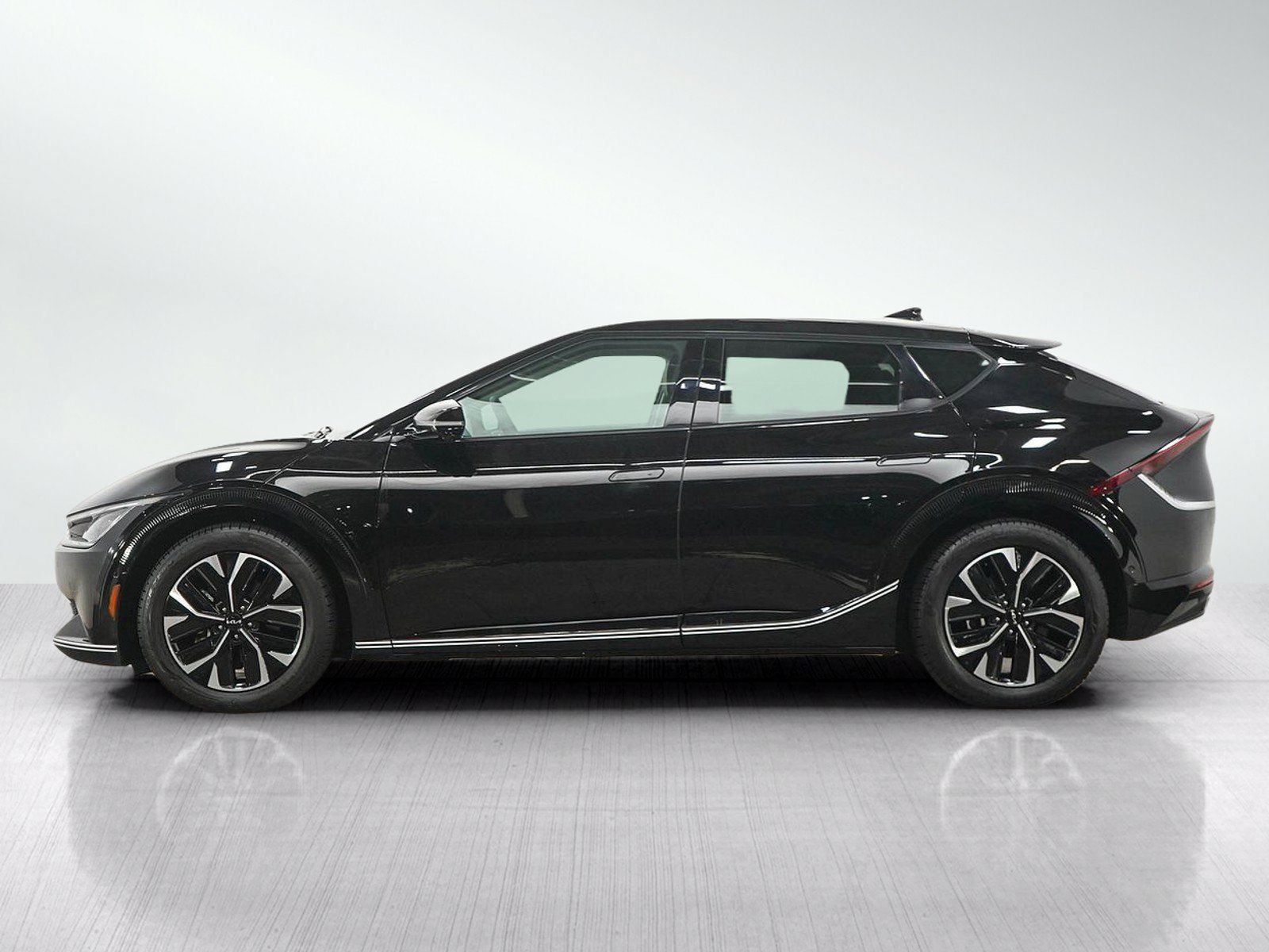 Used 2023 Kia EV6 Wind w/ Wind Technology Package AWD/4WD image 2