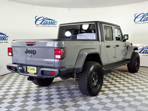 Used 2022 Jeep Gladiator Sport image 7