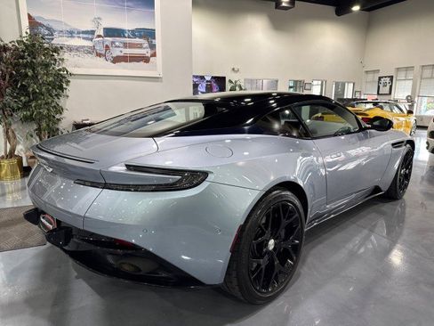 Used 2019 Aston Martin DB11 Coupe image 36