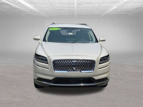 Used 2022 Lincoln Nautilus AWD image 9