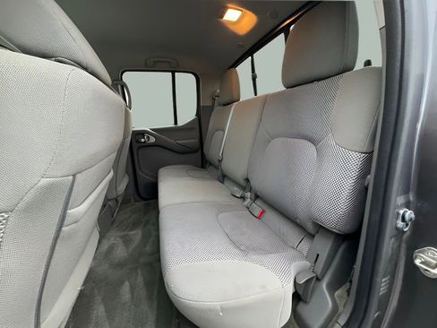 Used 2018 Nissan Frontier SV image 23