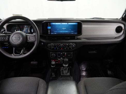 Used 2024 Jeep Wrangler Unlimited AWD/4WD image 32