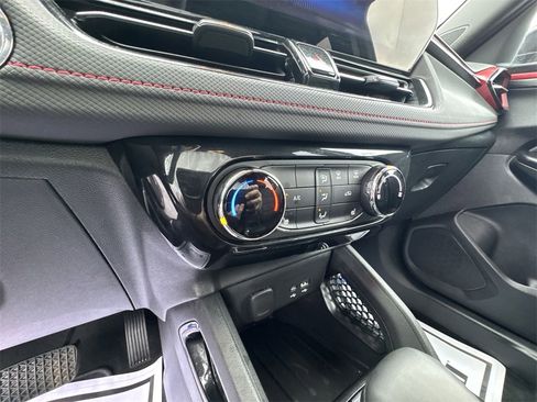 Used 2024 Chevrolet TrailBlazer RS image 19