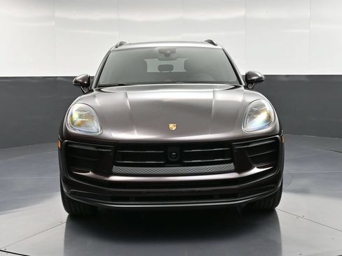 Certified 2026 Porsche Macan AWD/4WD image 11