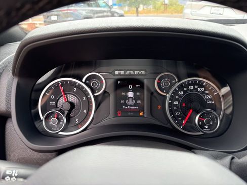 New 2025 RAM 2500 Big Horn AWD/4WD image 30