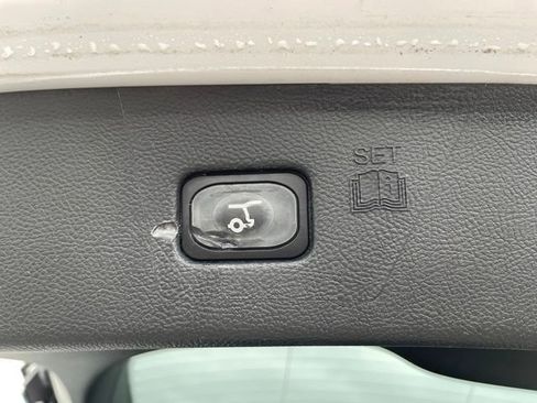 Used 2023 Ford Edge SEL w/ Convenience Package image 30