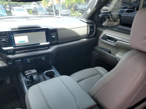 Used 2024 Chevrolet Silverado 1500 LTZ w/ LTZ Convenience Package II AWD/4WD image 17