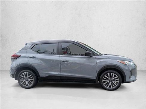 Certified 2023 Nissan Kicks SV image 4