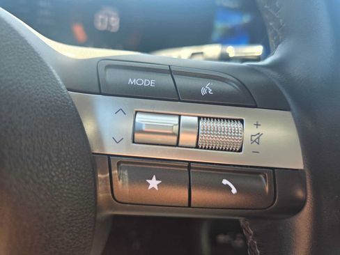 Used 2025 Hyundai Kona SEL AWD/4WD image 30