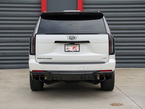 Used 2025 Cadillac Escalade ESV V image 8