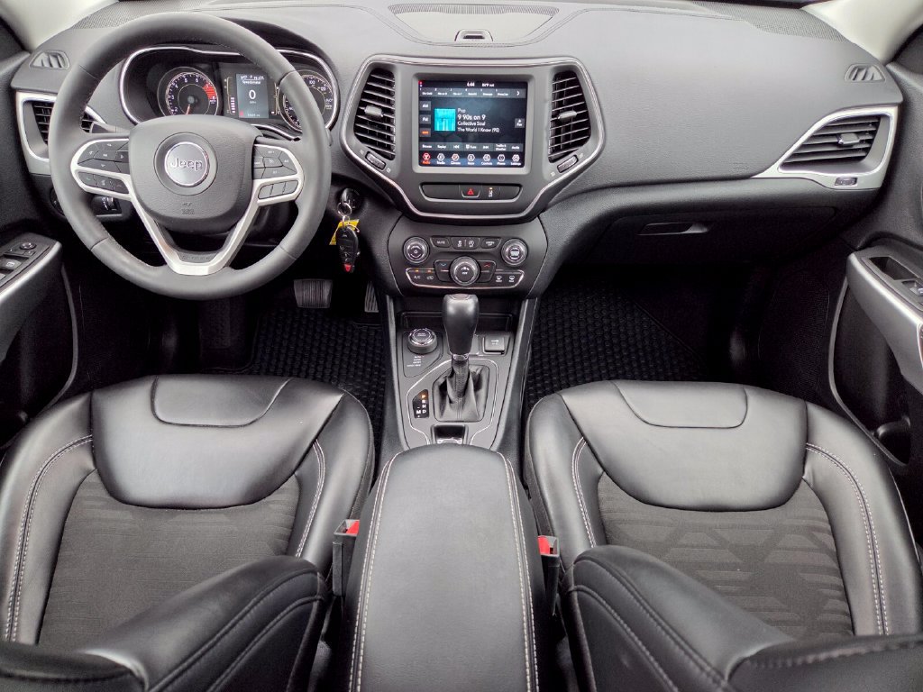 Certified 2022 Jeep Cherokee Latitude w/ Sun & Sound Group AWD/4WD image 16