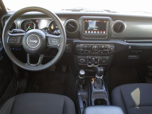 Used 2023 Jeep Wrangler Unlimited image 13