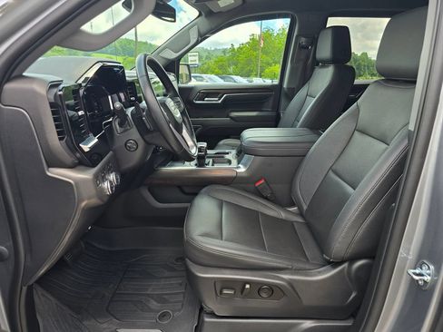 Certified 2023 GMC Sierra 1500 SLT w/ SLT Premium Package AWD/4WD image 4
