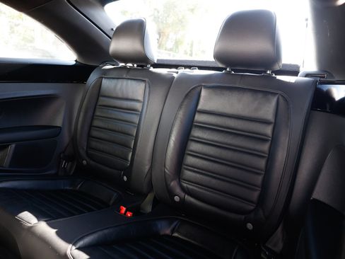 Used 2013 Volkswagen Beetle Turbo FWD image 13