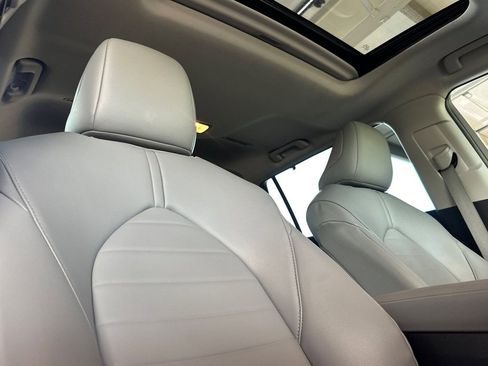 Used 2022 Toyota Highlander XLE image 22