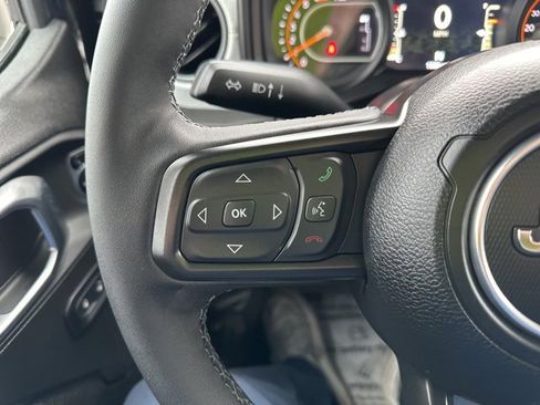 Used 2025 Jeep Wrangler Sport S image 18