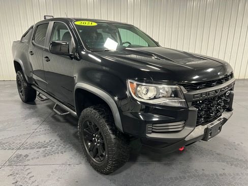 Used 2021 Chevrolet Colorado ZR2 w/ ZR2 Midnight Special Edition image 15