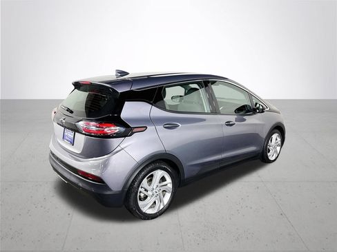 Used 2023 Chevrolet Bolt LT FWD image 6