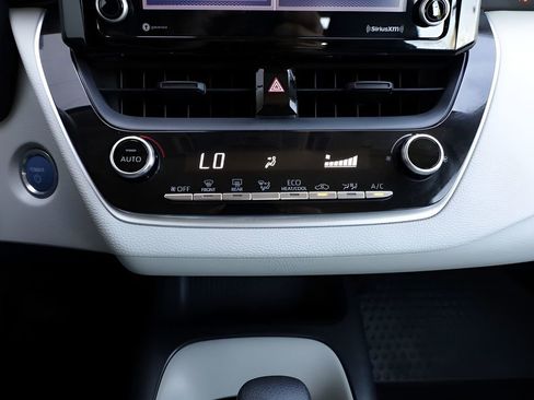 Certified 2022 Toyota Corolla LE FWD image 37