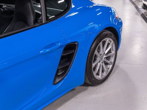 Used 2025 Porsche 718 Cayman RWD image 52