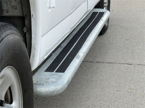 Used 2024 GMC Savana 2500 w/ Driver Convenience Package image 10