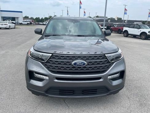 Used 2021 Ford Explorer XLT w/ Equipment Group 202A AWD/4WD image 3