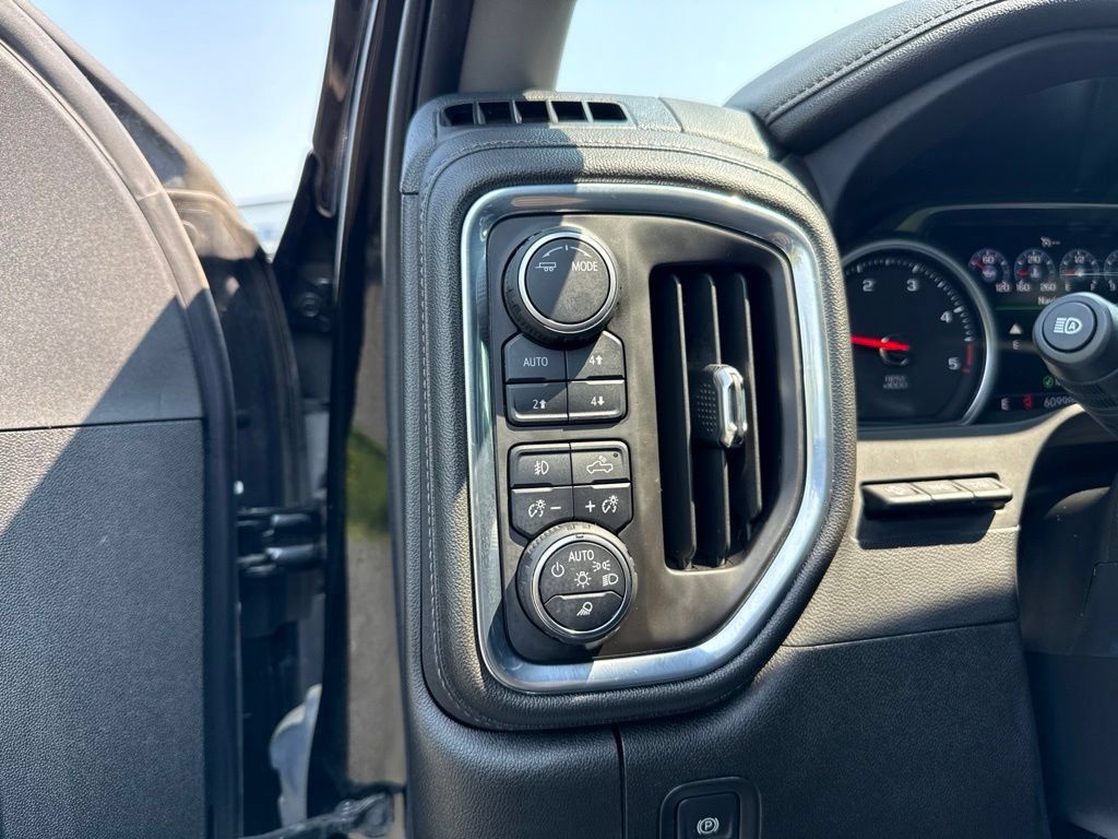 Used 2022 Chevrolet Silverado 2500 LTZ w/ LTZ Convenience Package AWD/4WD image 32