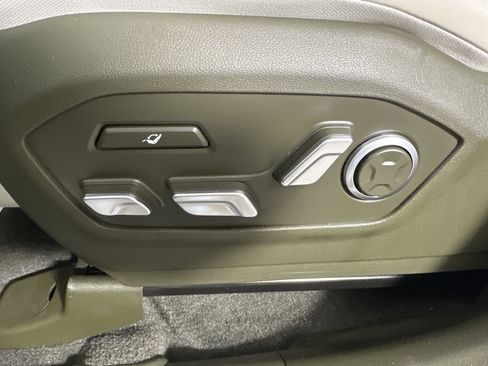 Used 2025 Hyundai Santa Fe Calligraphy AWD/4WD image 10