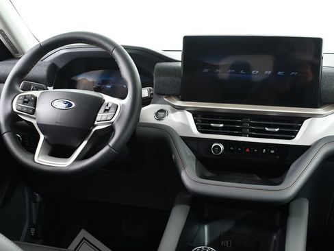 New 2026 Ford Explorer Active AWD/4WD image 8