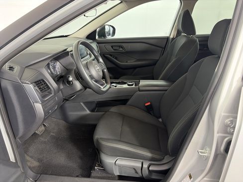 Used 2024 Nissan Rogue S AWD/4WD image 6