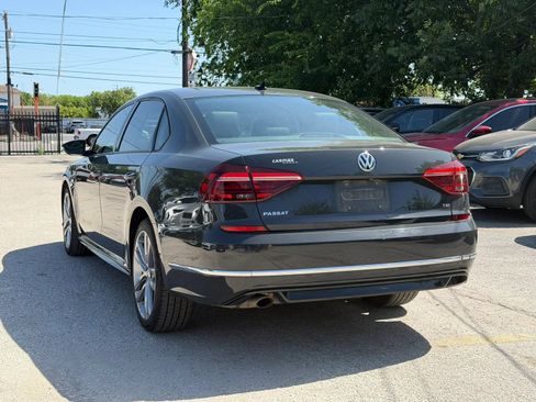 Used 2018 Volkswagen Passat 2.0T R-Line w/ R-Line Lighting Package FWD image 5