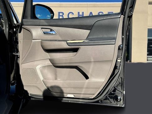 Used 2017 Honda Odyssey EX-L image 27