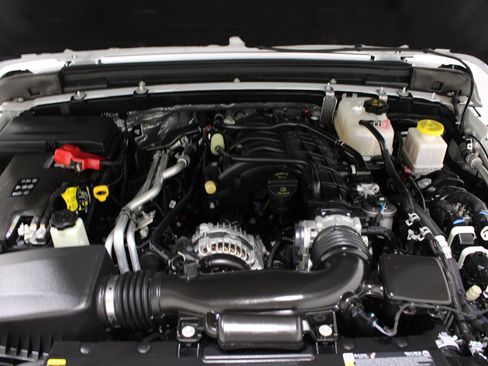 Used 2026 Jeep Gladiator Rubicon AWD/4WD image 39