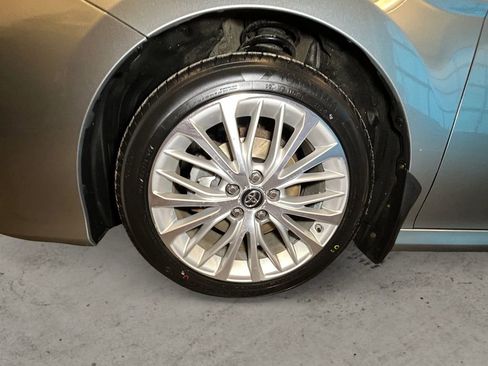 Used 2018 Toyota Camry XLE image 14