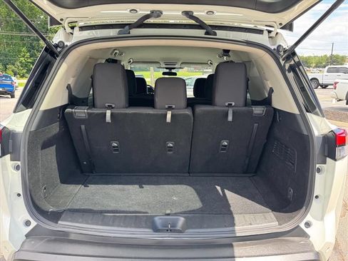Certified 2024 Nissan Pathfinder SV FWD image 10