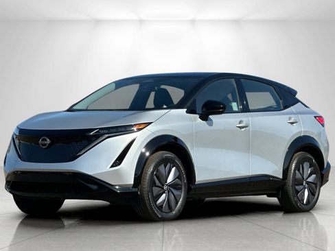 Used 2023 Nissan Ariya AWD image 7