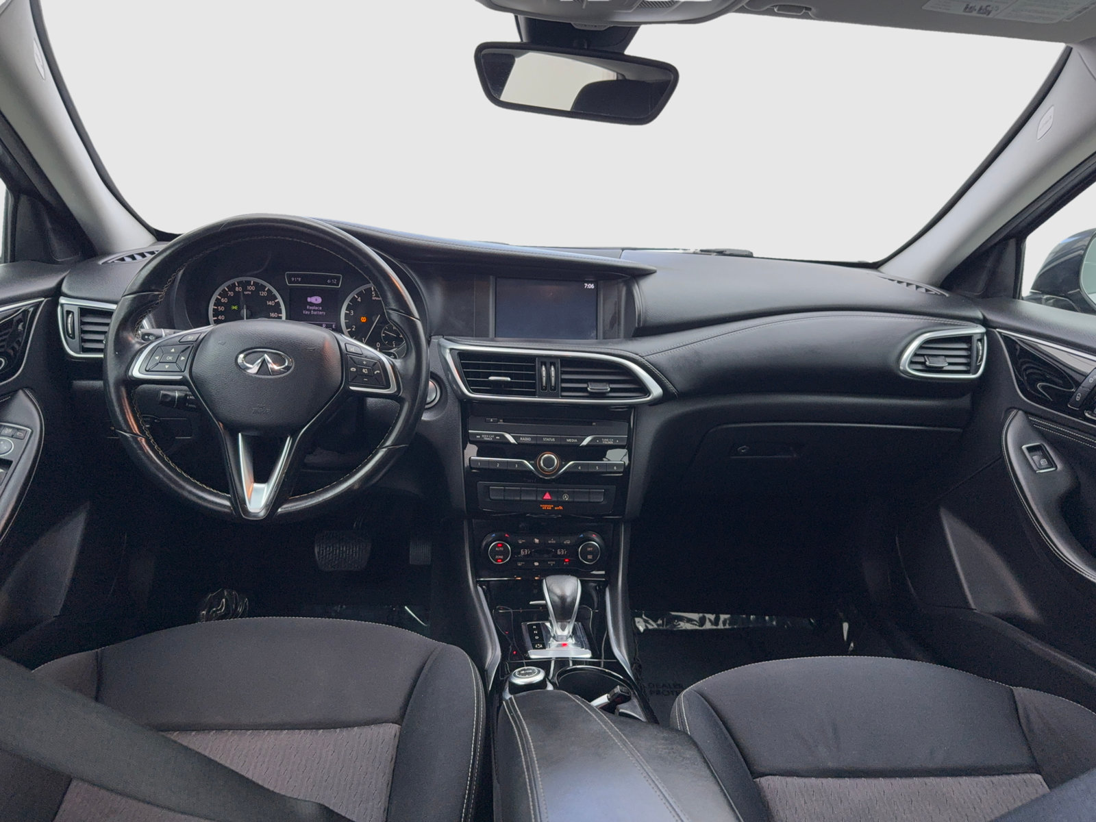 Used 2019 INFINITI QX30 FWD image 44