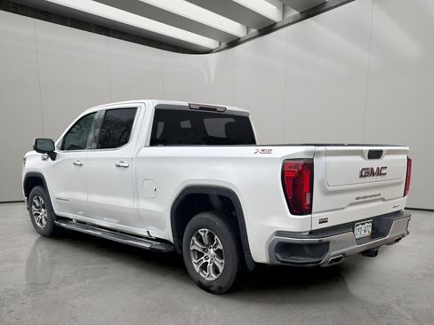 Used 2022 GMC Sierra 1500 SLT w/ SLT Convenience Package AWD/4WD image 3