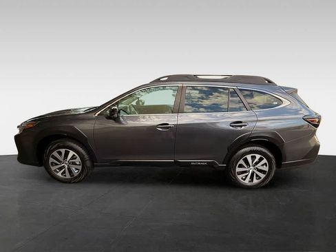 Used 2025 Subaru Outback Premium AWD/4WD image 3