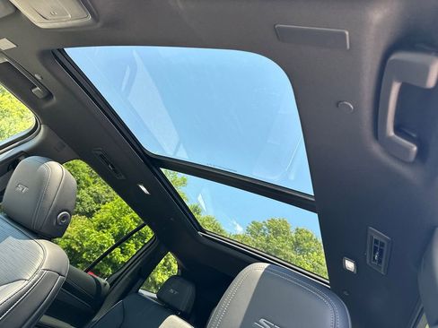 New 2026 Buick Enclave Sport Touring w/ Power Package FWD image 32