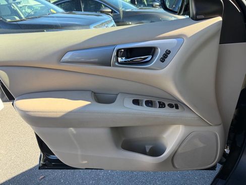 Used 2017 Nissan Pathfinder SL w/ SL Premium Package image 23