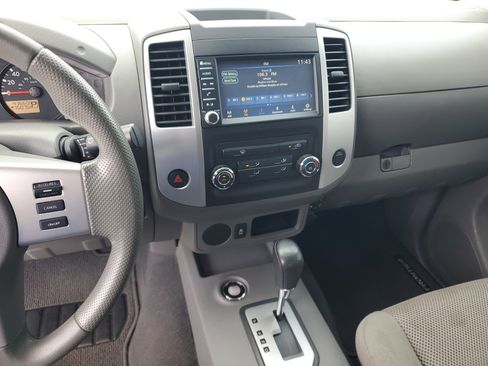 Certified 2021 Nissan Frontier SV image 19